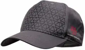 GRAUE KAPPE MIT TRIPLE TRIANGLE-MOTIV